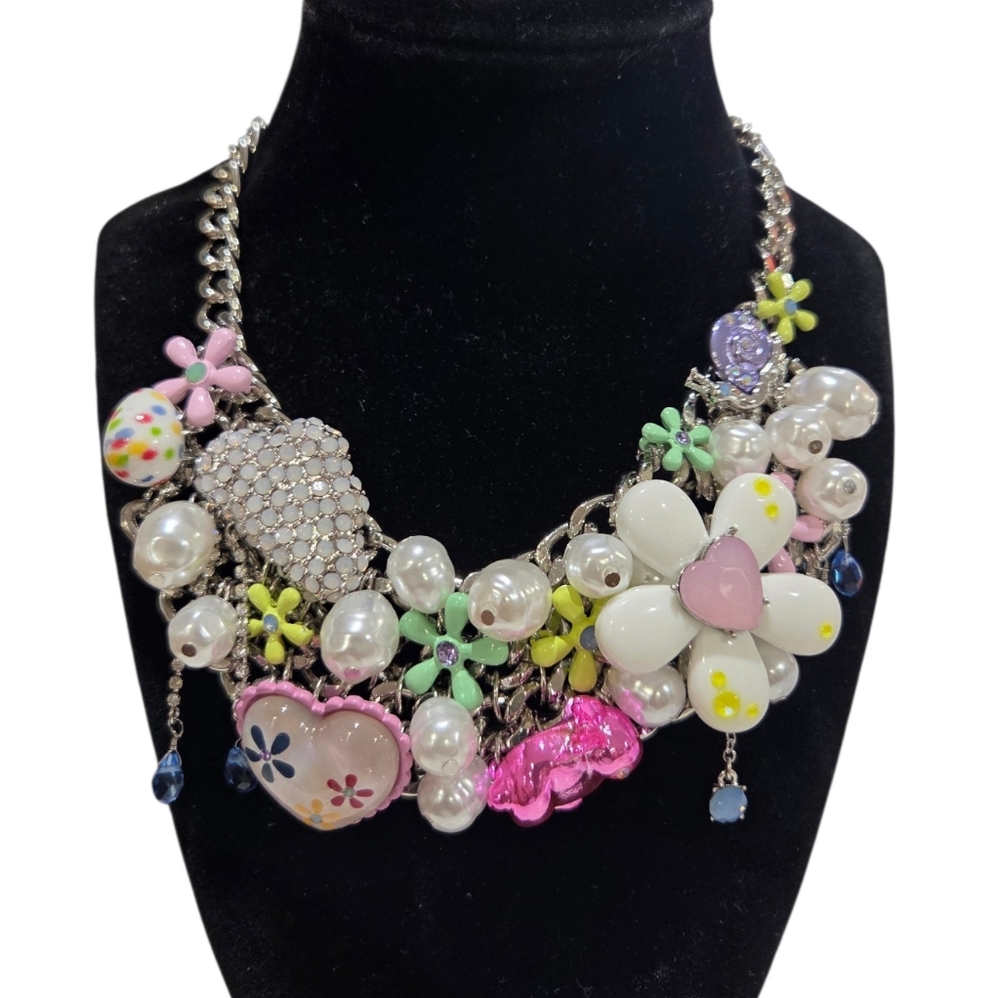 🐇▪️Betsey johnson▪️ flower easter bunny  bib statement 19in necklace